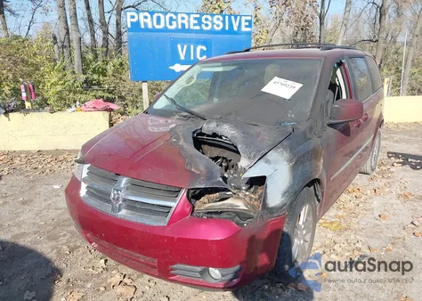 2010 Dodge Grand Caravan Crew z USA, uszkodzony, nr VIN 2D4RN6DXXAR488760